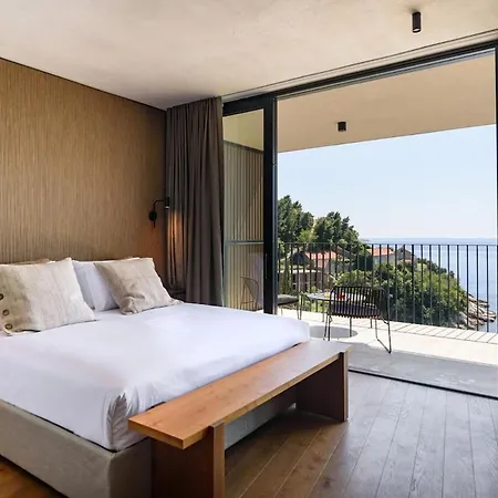 Eleven * Dubrovnik